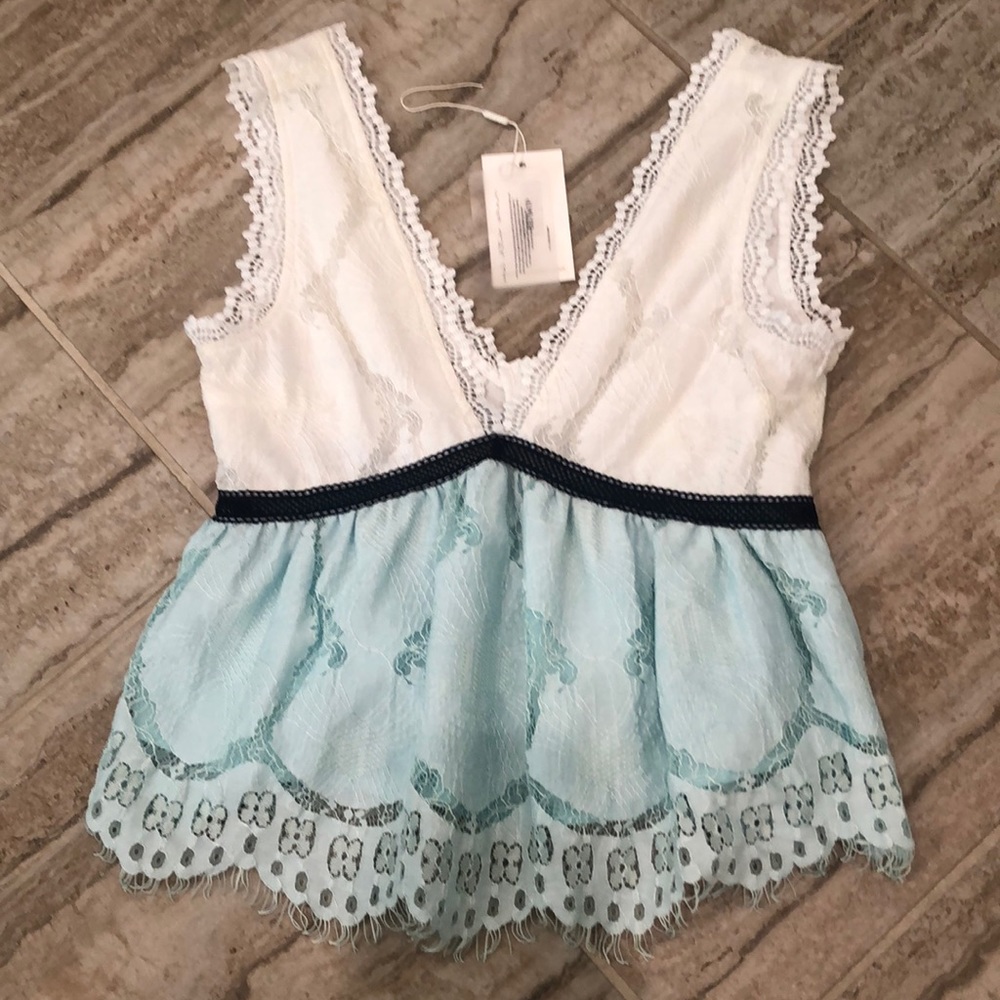 NWOT Foxiedox Amelia Lace Crop Top Small